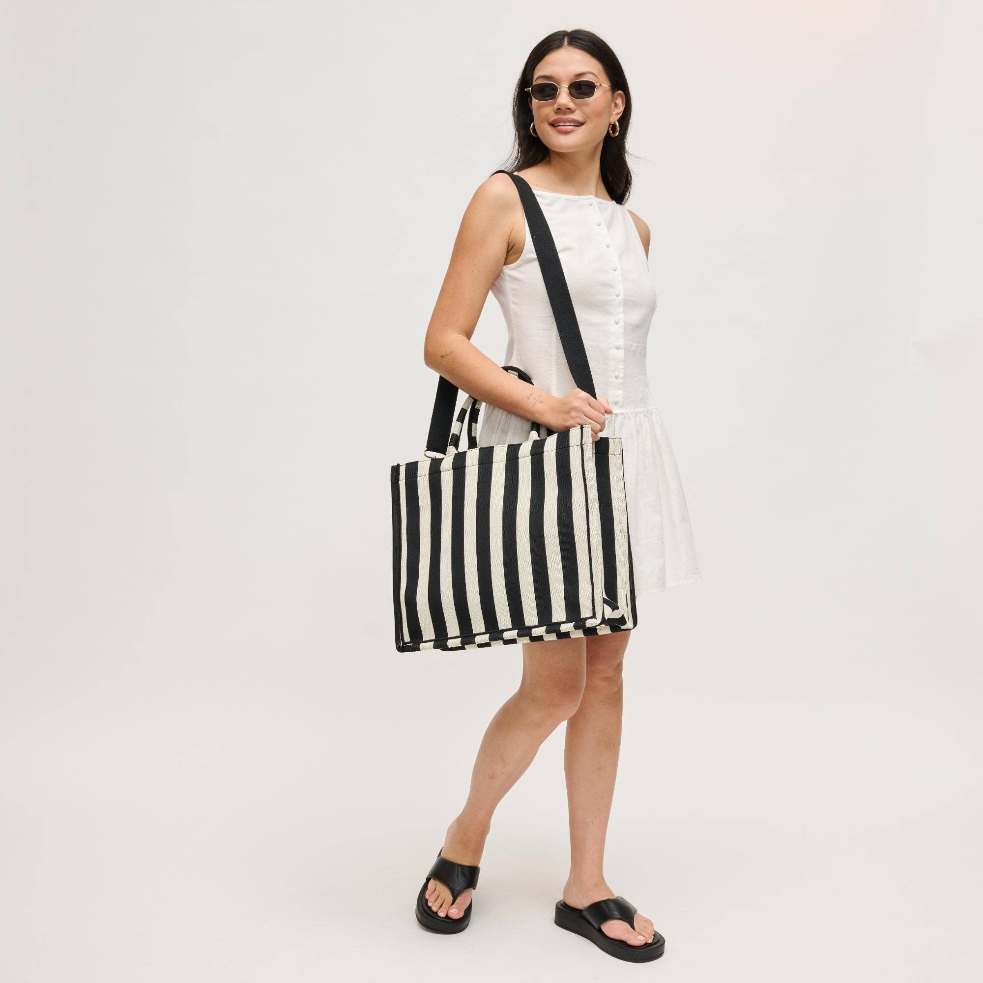 Iona Tote: Black White