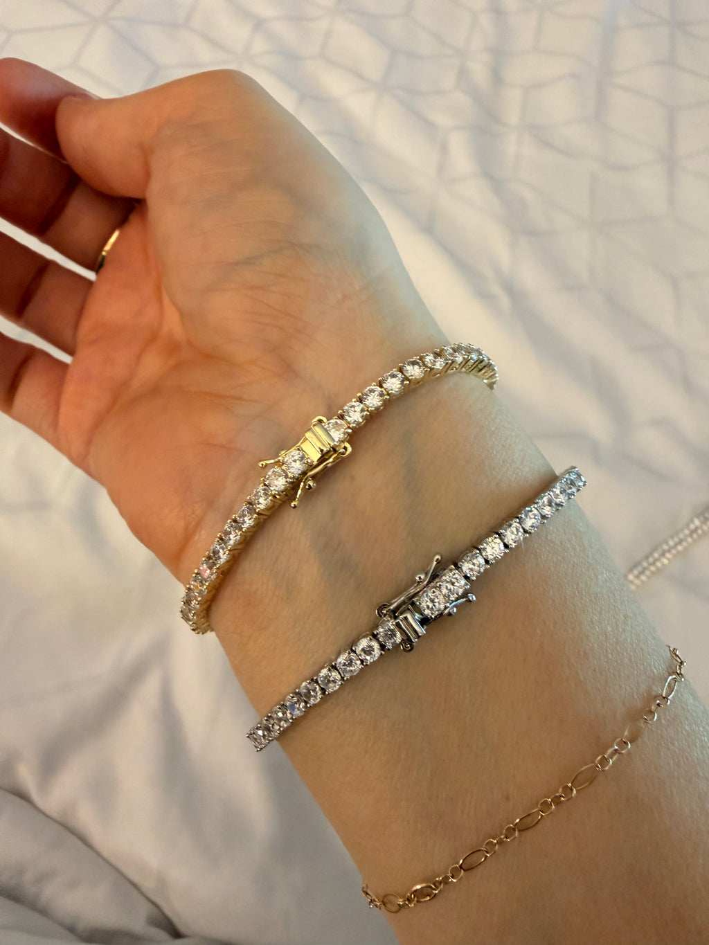 Tennis bracelet