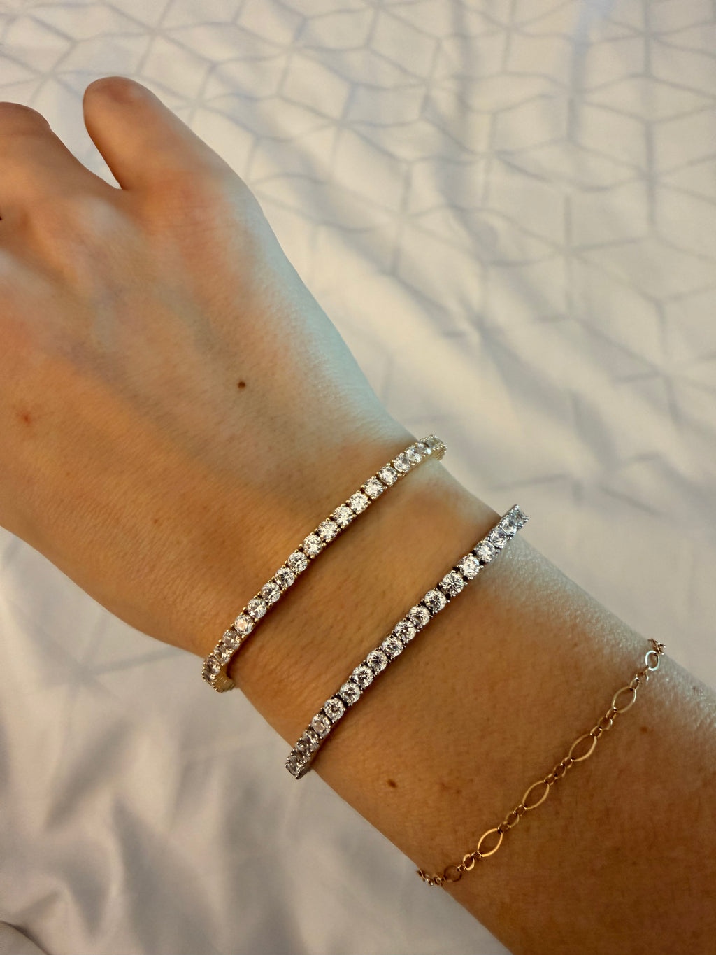 Tennis bracelet