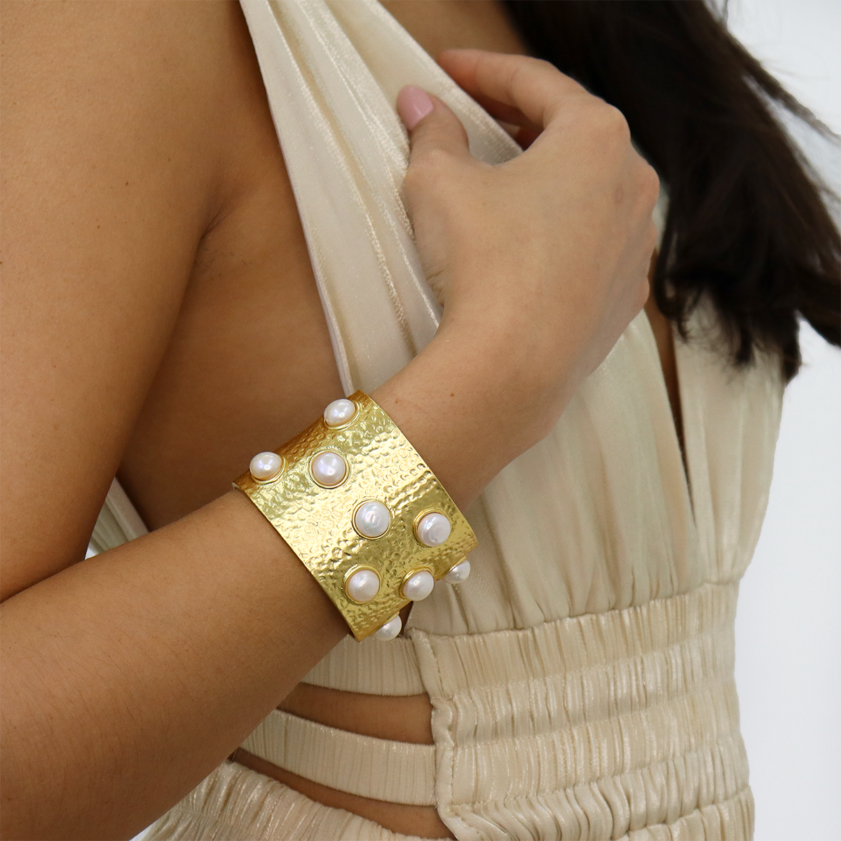 Elegant Pearl Statement Cuff - 24K Gold Plated: Gold
